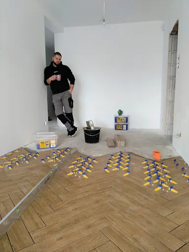 MEGA REMONT Firma Remontowo Budowlana / Profesjonalny Glazurnik